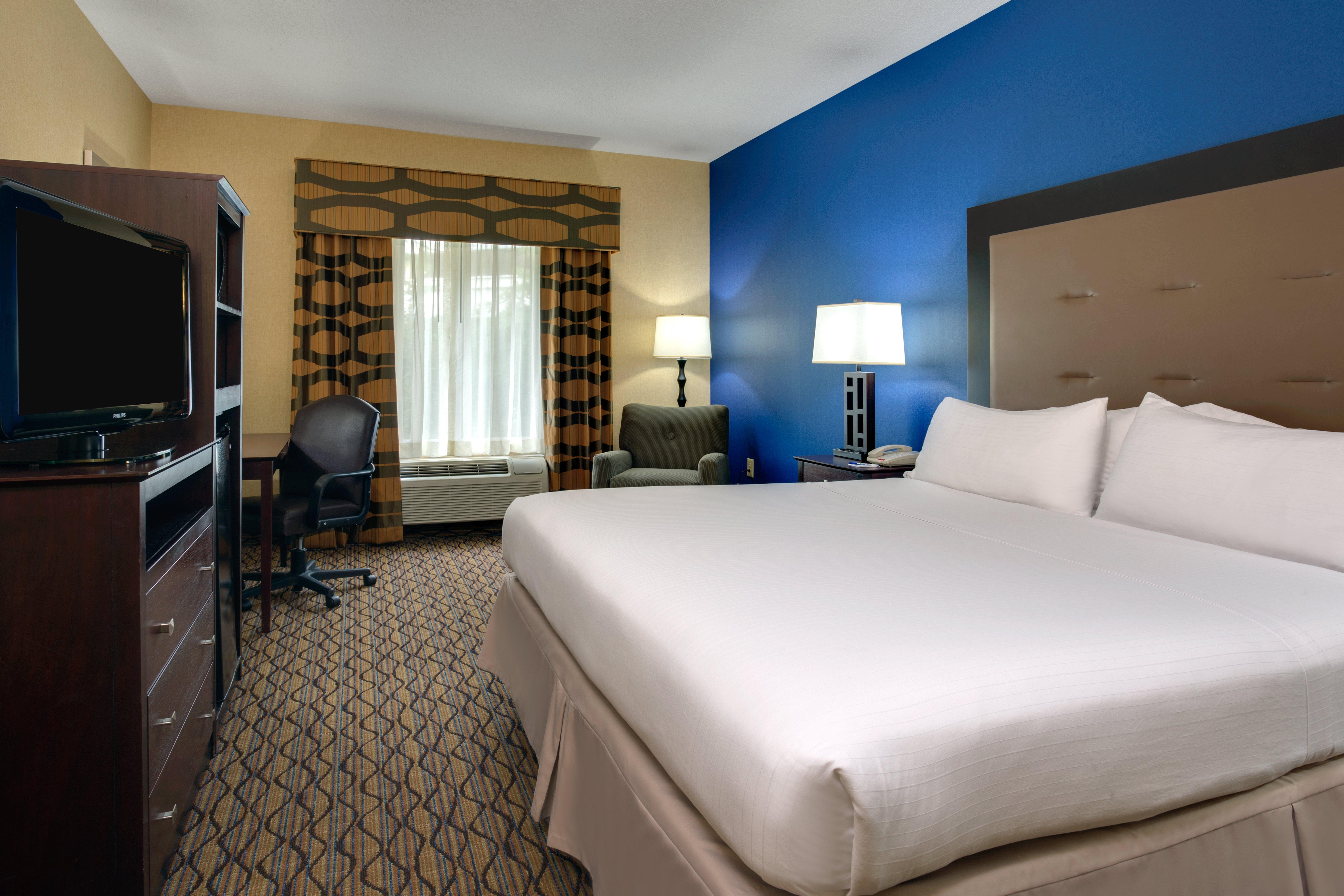 Holiday Inn Express Tower Center New Brunswick By Ihg East Brunswick Extérieur photo
