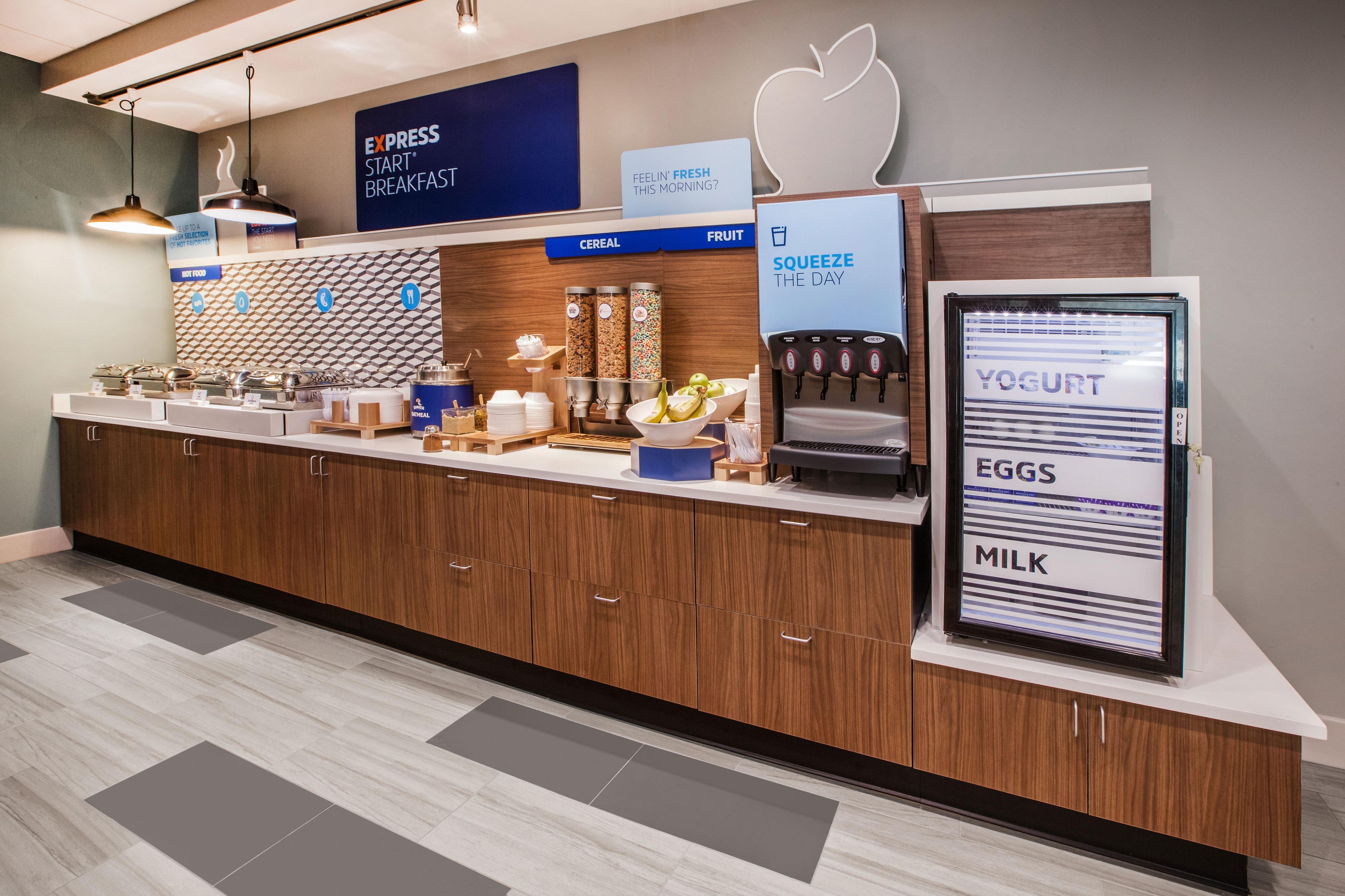 Holiday Inn Express Tower Center New Brunswick By Ihg East Brunswick Extérieur photo