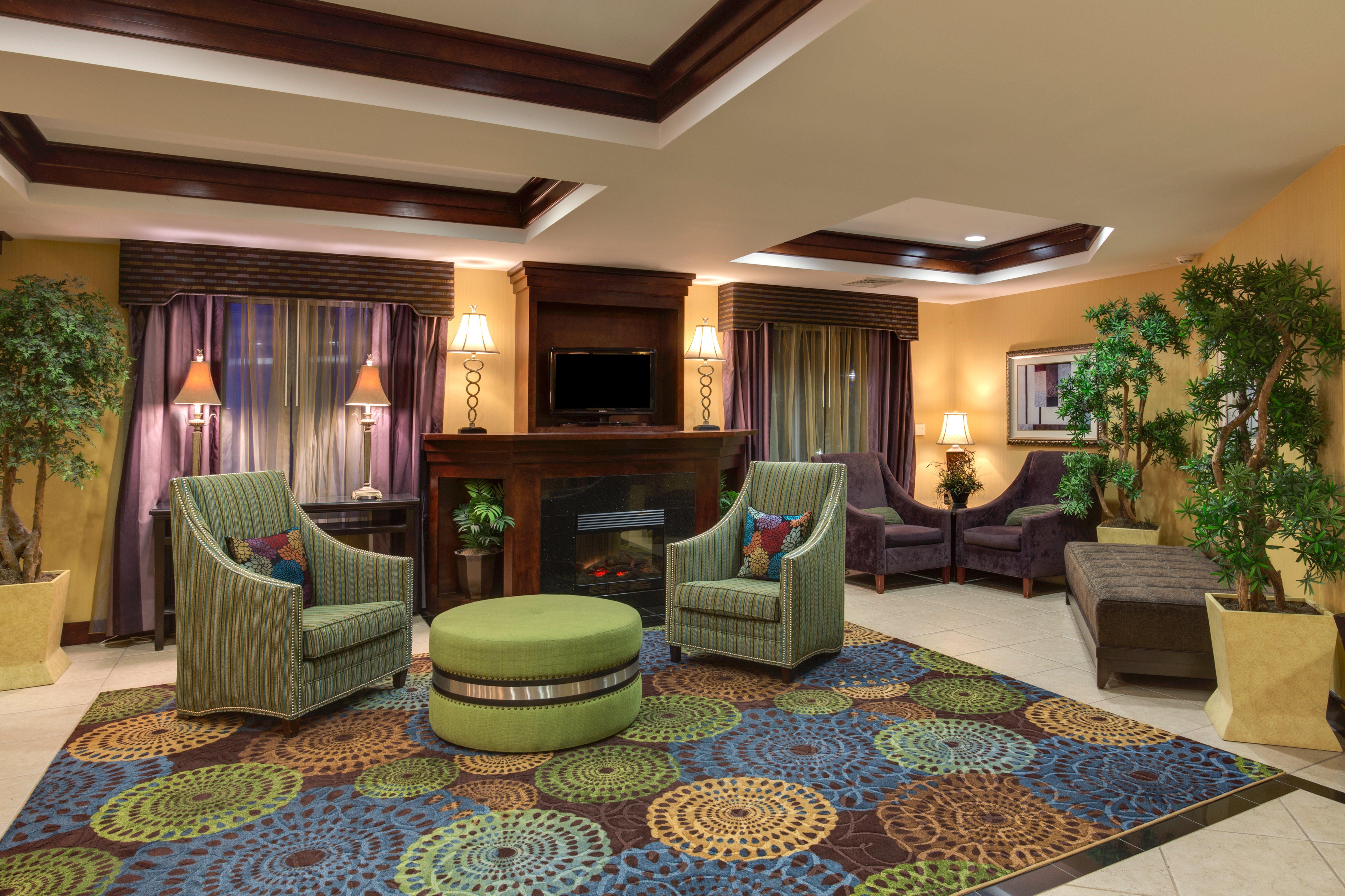 Holiday Inn Express Tower Center New Brunswick By Ihg East Brunswick Extérieur photo