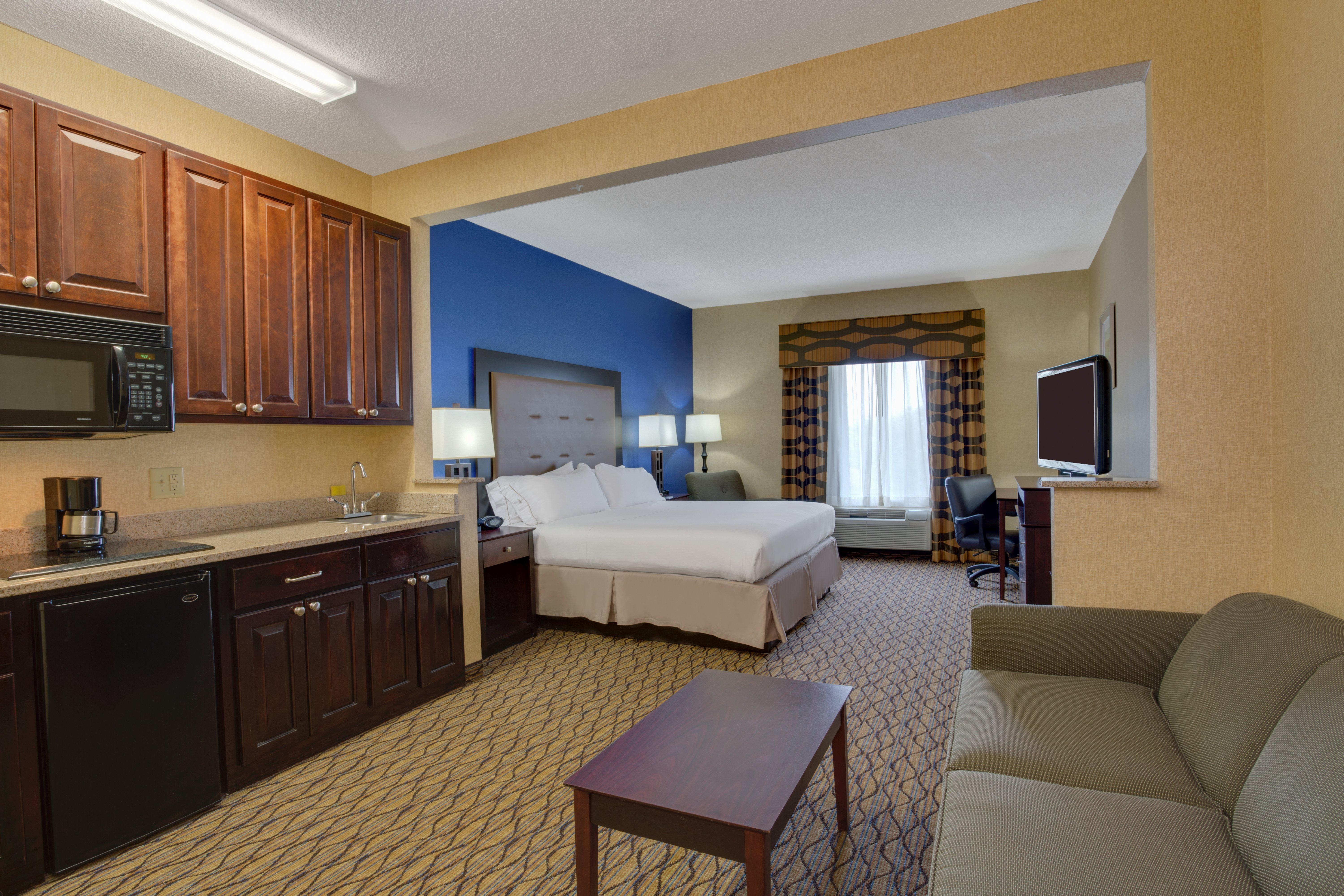 Holiday Inn Express Tower Center New Brunswick By Ihg East Brunswick Extérieur photo