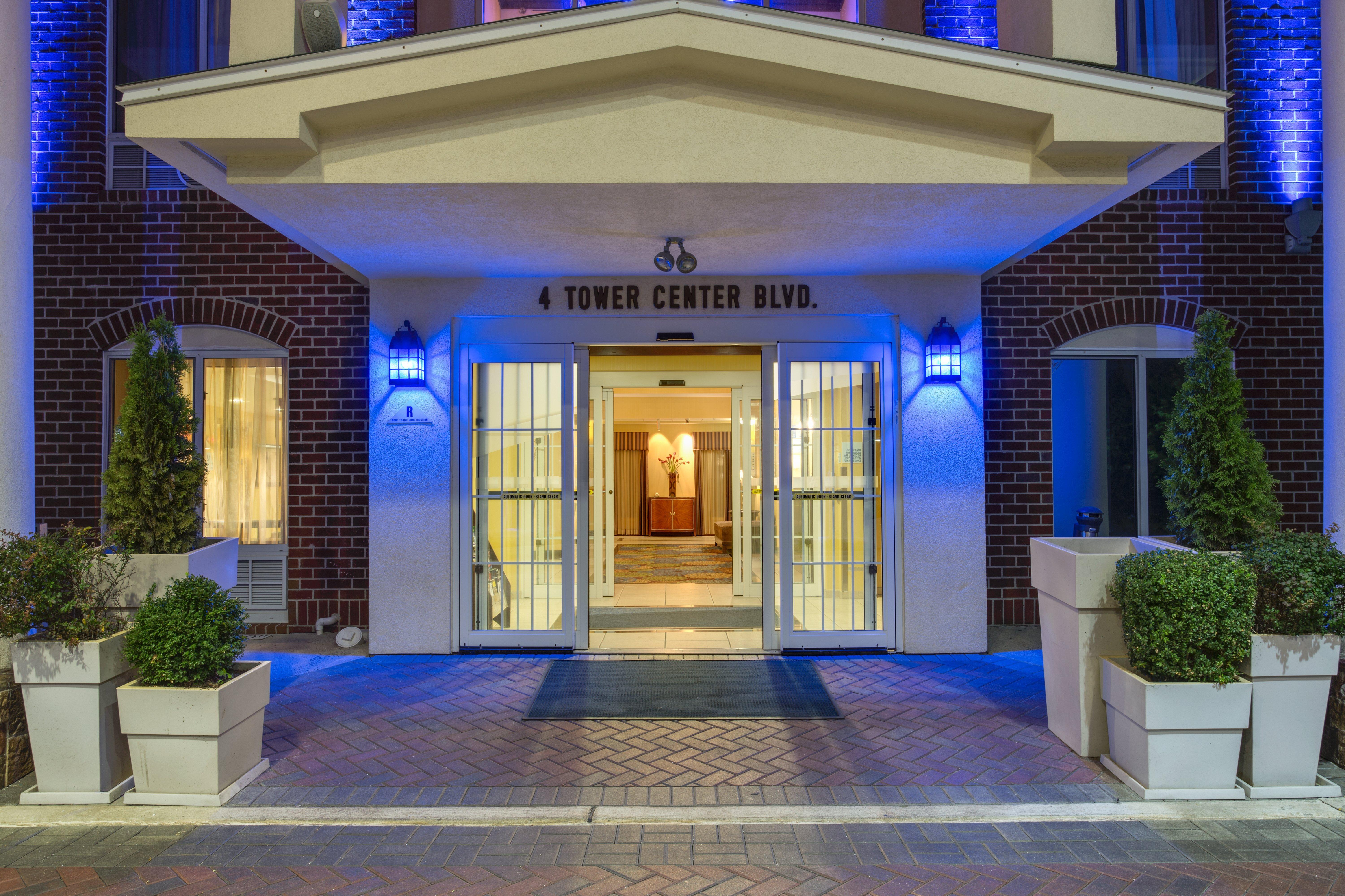 Holiday Inn Express Tower Center New Brunswick By Ihg East Brunswick Extérieur photo