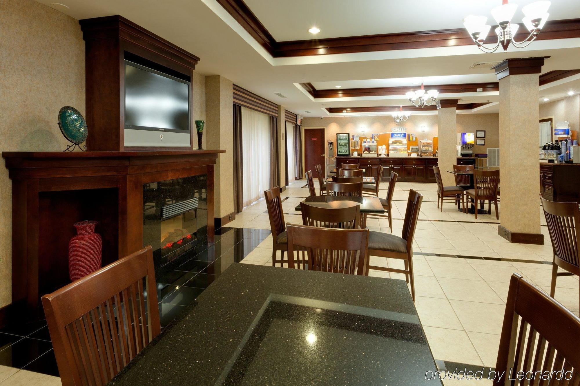 Holiday Inn Express Tower Center New Brunswick By Ihg East Brunswick Extérieur photo