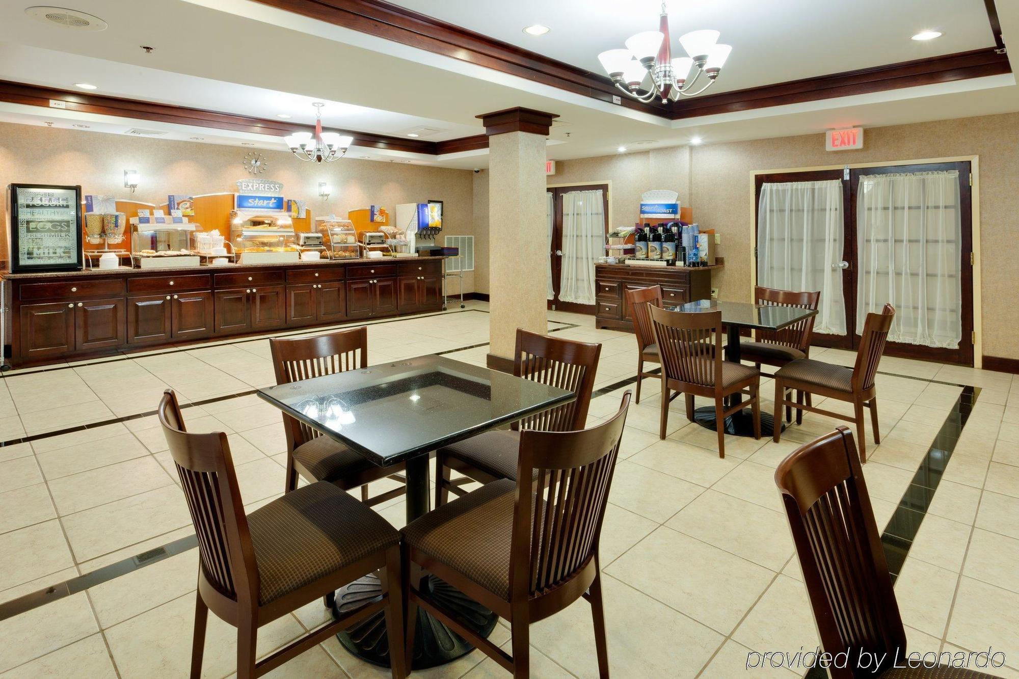 Holiday Inn Express Tower Center New Brunswick By Ihg East Brunswick Extérieur photo