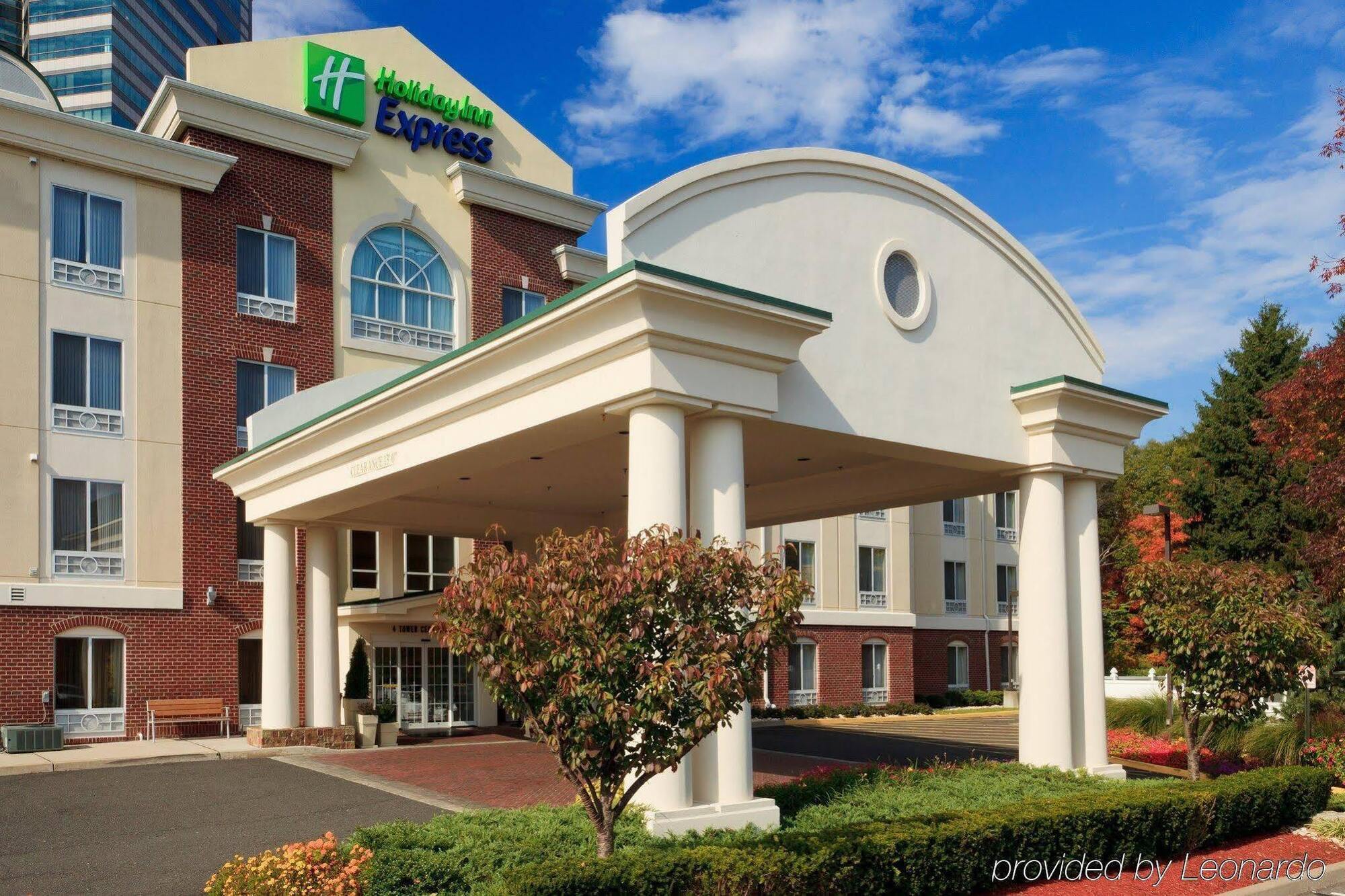 Holiday Inn Express Tower Center New Brunswick By Ihg East Brunswick Extérieur photo
